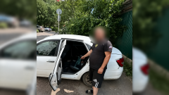 В Оренбурге таксист сдал забытый пассажиркой телефон в ломбард