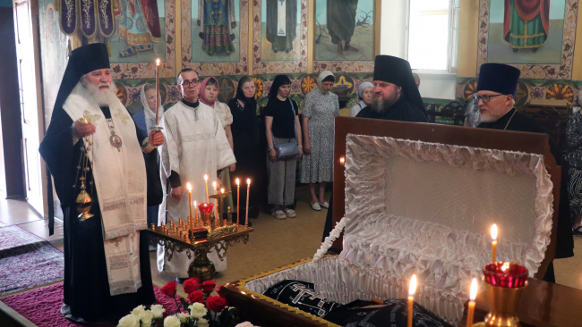 В Свято-Тихвинском монастыре состоялось заупокойное богослужение по игумении Пантелеимоне
