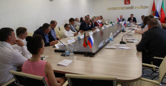 В Бузулукском районе состоялось очередное заседание районного Совета депутатов