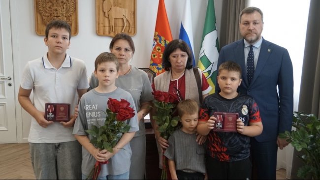Государственные награды передали семьям погибших участников СВО