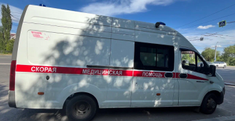 В Бузулукском районе мужчина получил серьёзную травму после падения с крыши