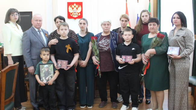 Семьям погибших бойцов вручили ордена Мужества в Бузулукском районе