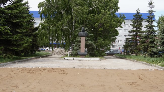В Бузулуке началось благоустройство сквера имени Юрия Романенко