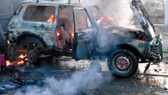 На Бузулукской автомойке сгорела «Нива»