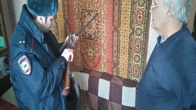 Бузулукские полицейские проверили владельцев оружия