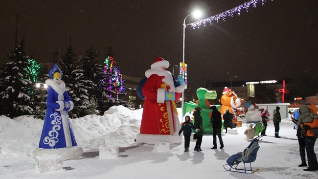 В Бузулуке открыли главную ёлку города