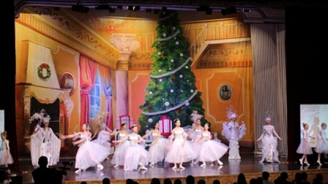 Бузулукские школьники посетили губернаторскую елку