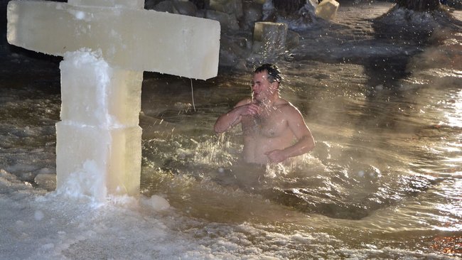 Крещение в купель окунулись почти 2000 бузулучан