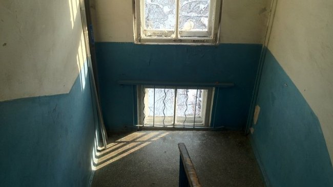 В Бузулуке мужчина упал с пятого этажа 