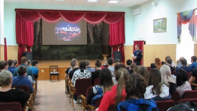 Бузулукские полицейские провели встречу со студентами
