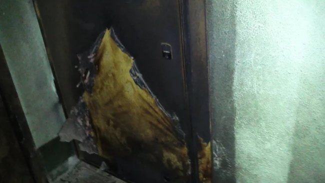 Бузулучанка подожгла дверь квартиры своей соседки