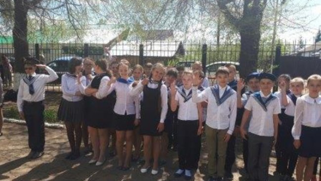 Бузулукские школьники приняли участие в конкурсе строевых упражнений