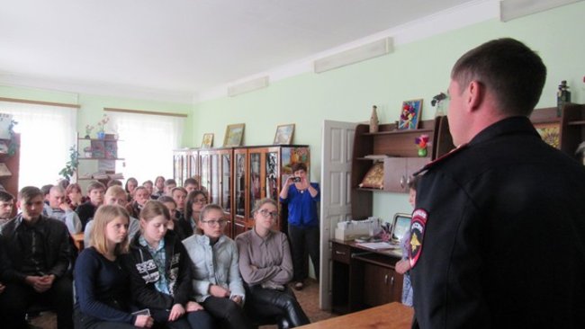 В Бузулуке школьники встретились с полицейскими