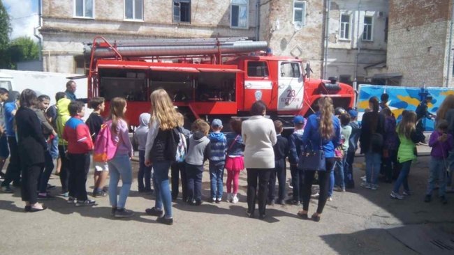 Бузулукские школьники сходили на экскурсию в пожарную часть