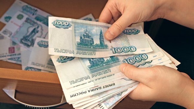 В Бузулуке администратор магазина похитила 40 000 рублей