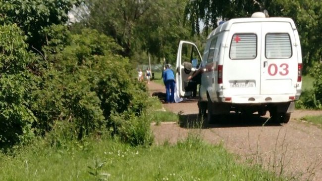 В Бузулуке медики спасали мужчину, которому стало плохо прямо на улице