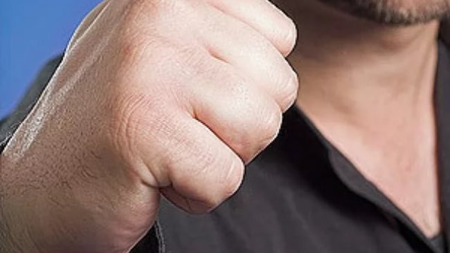 Ревнивый бузулучанин сильно избил свою сожительницу