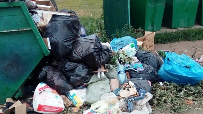 Бузулук продолжает «утопать» в мусоре