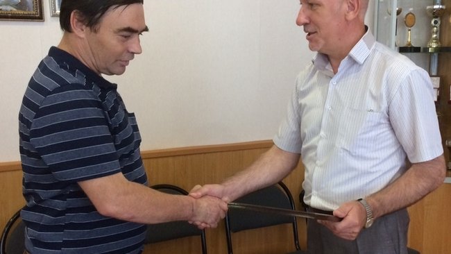 Бузулучанин получил долгожданную социальную выплату на приобретение жилья