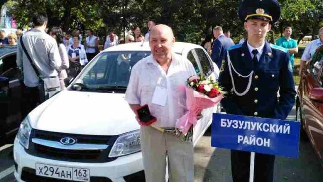 Учитель из Бузулукского района получил новенькую «Лада Гранта» 