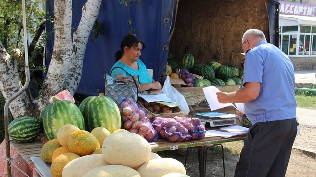 В Бузулуке проверили бахчевые рынки