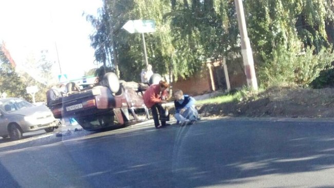 В Бузулуке столкнулись «Лада Калина» и ВАЗ