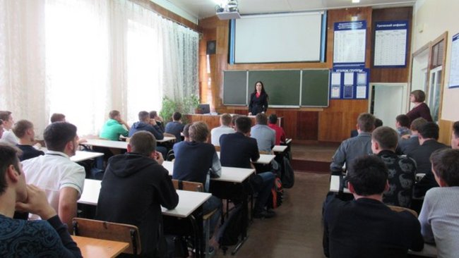 В Бузулуке правоохранители встретились со студентами 