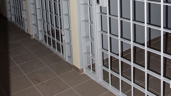 Бузулукские полицейские задержали мужчину, напавшего с топором на приятеля