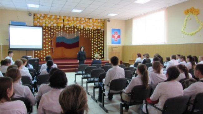 В Бузулуке полицейские провели встречи со студентами