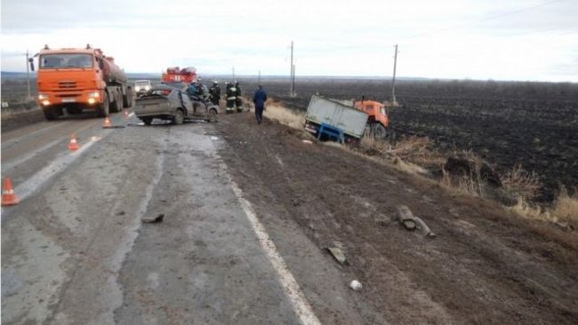 В страшном ДТП под Бузулуком погиб водитель 
