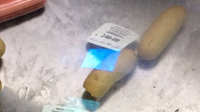 В бузулукском магазине на продажу выставили огрызок от сардельки