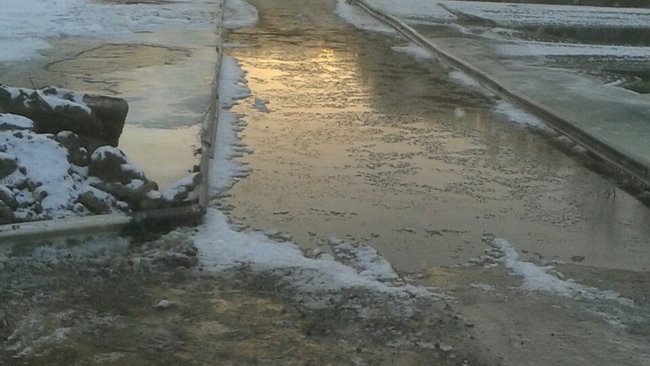 В Бузулукском районе «зимний паводок» отрезал дорогу к селу