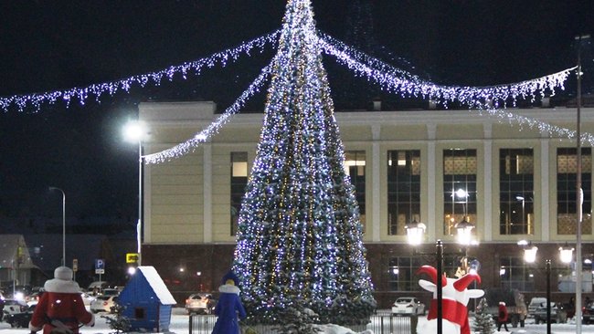 В Бузулуке открыли главную елку 