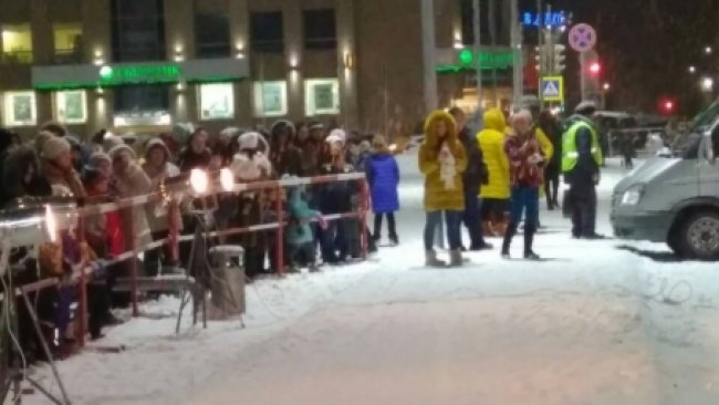 В новогоднюю ночь у главной елки Бузулука собрались тысячи горожан