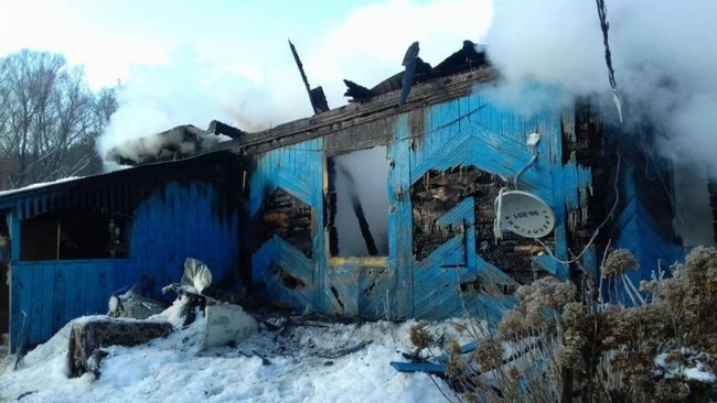 Бузулукский чиновник на руках вынес пенсионерку из горящего дома