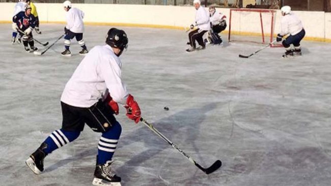 Буулучане стали первыми в открытом чемпионате по хоккею