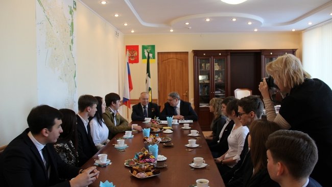 В Бузулуке лётчик-космонавт СССР встретился со студентами