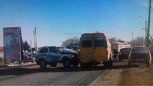 В Бузулуке водитель Нивы не справился с управлением и вылетел на «встречку»