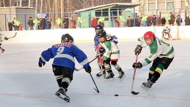 В Бузулукском районе проходят заключительные игры сезона по хоккею