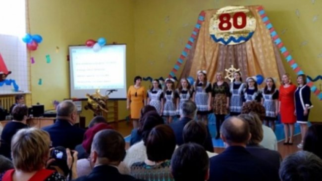 Школа Бузулукского района отметила 80-летний юбилей