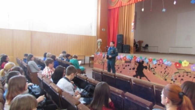 В Бузулуке пожарные провели встречу со студентами