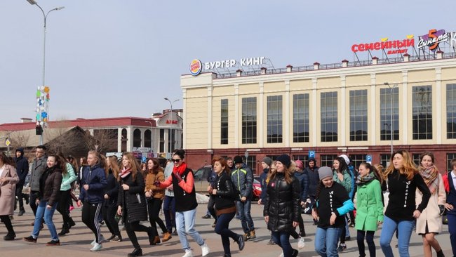 В Бузулуке жители вышли на массовую зарядку