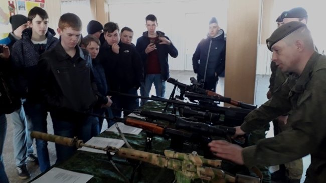 Бузулукские студенты посетили военную часть