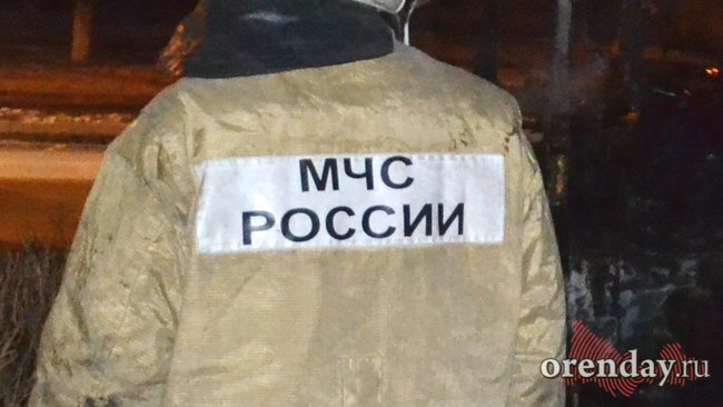 На центральной улице Бугуруслана сгорело здание