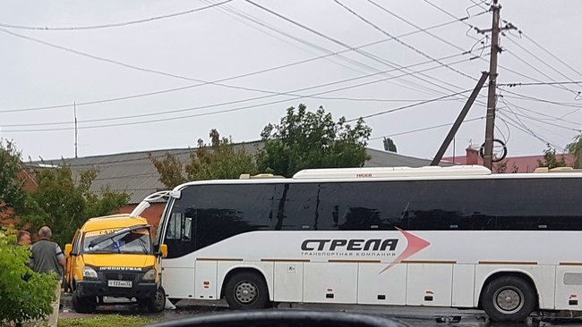 В Бузулуке автобус протаранил маршрутную ГАЗель
