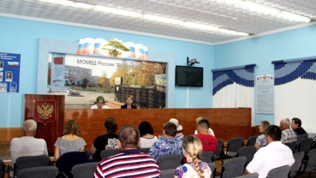 Бузулукских дружинников обучили приемам самообороны