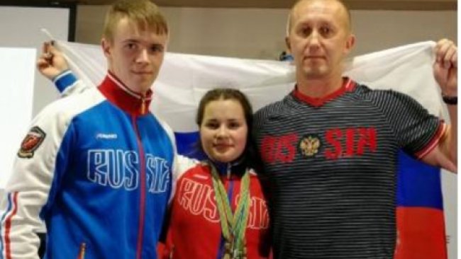 Не слабый пол: бузулучанка установила два мировых рекорда в тяжелой атлетике