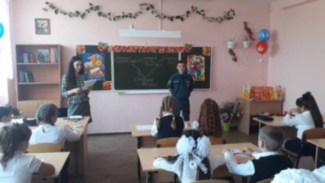 В Бузулуке после того, как мальчик поджег квартиру, в школы пришли пожарные 