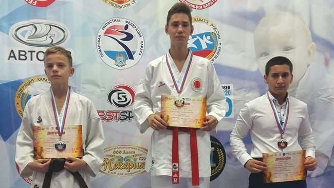 Бузулучане привезли награды с Межрегионального турнира по каратэ