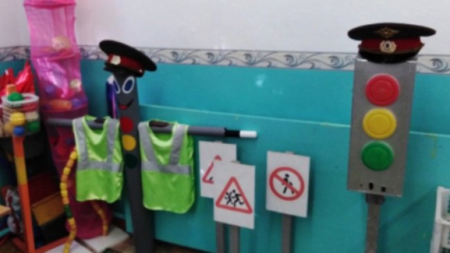 В Бузулуке сотрудники Госавтоинспекции учили ПДД дошколят